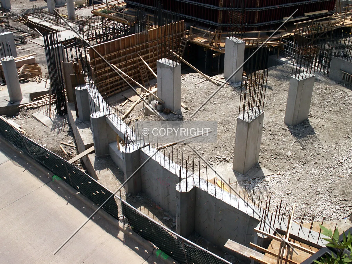 Wall and columns at the northeast corner