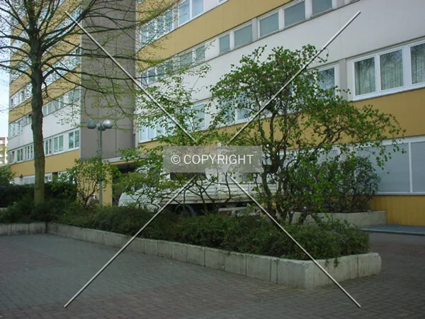 Base of the tower (building 84a/b on the left)