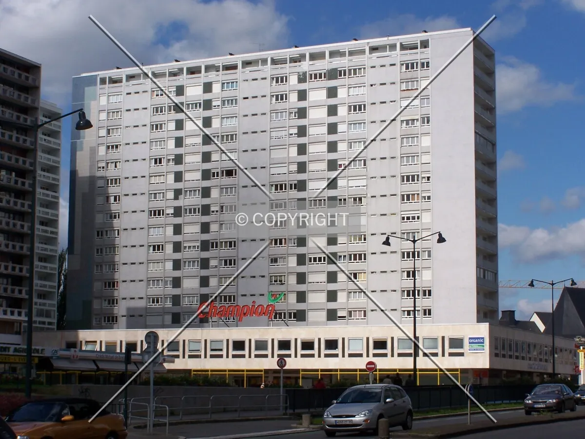 Face Ouest vue depuis la Rue de Brest