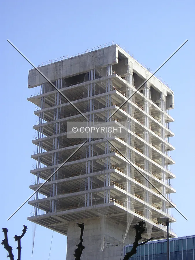 Close view of the upper structure