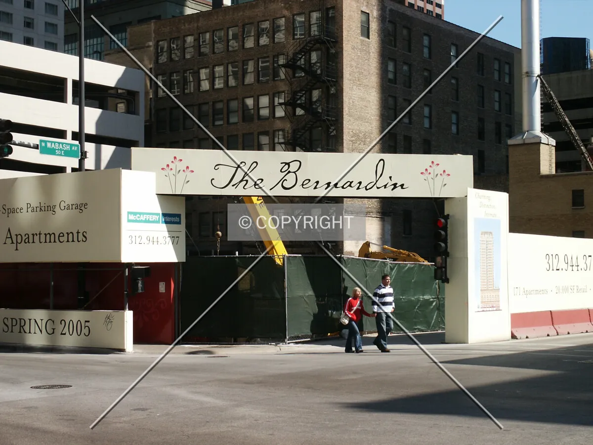 Site gateway at the northwest corner