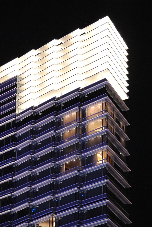 Crown lighting from the northeast