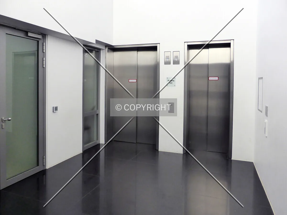 Elevators at floor 54 - public visitors level