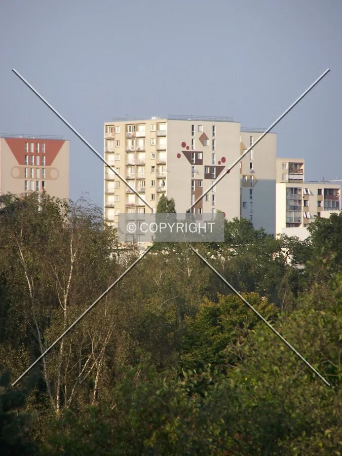 Angle sud-ouest vu depuis le quartier de Bréquigny