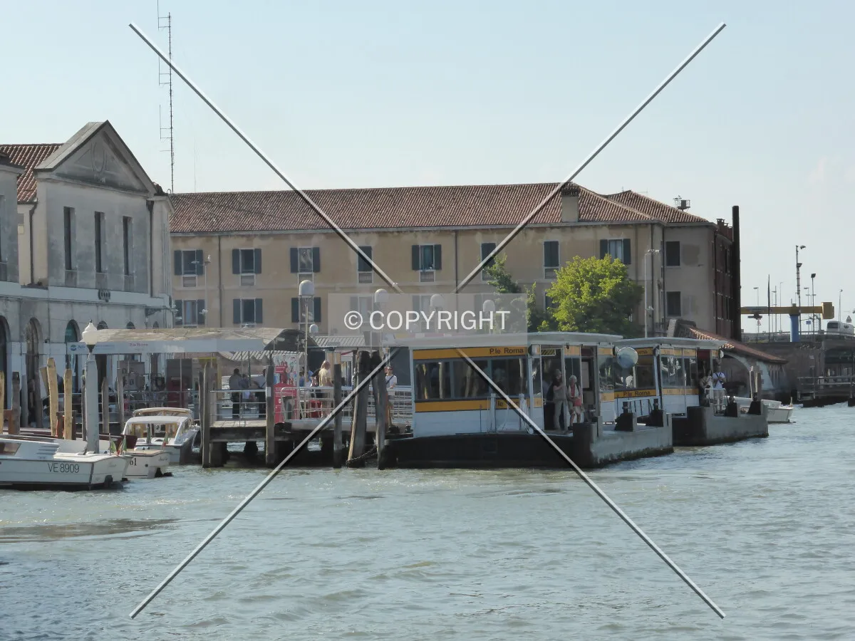 Photo 067-262-447