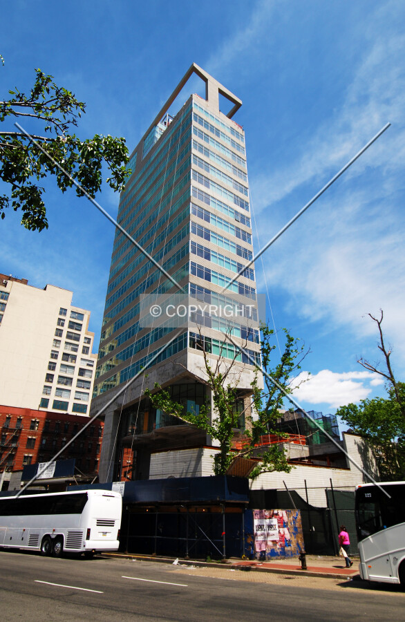 Looking up from 6th Avenue