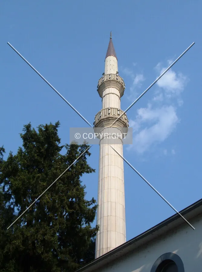 Looking up the new minaret