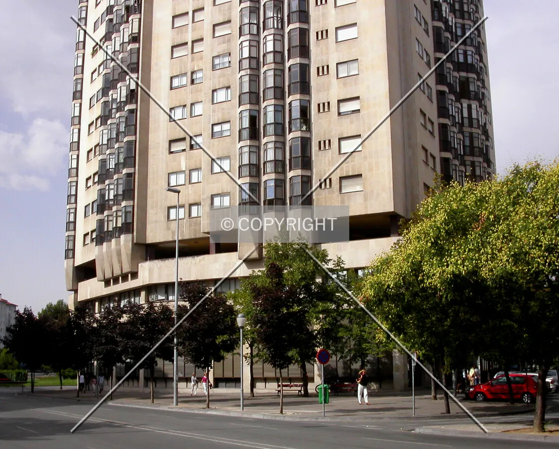 As seen from avenida de Zaragoza