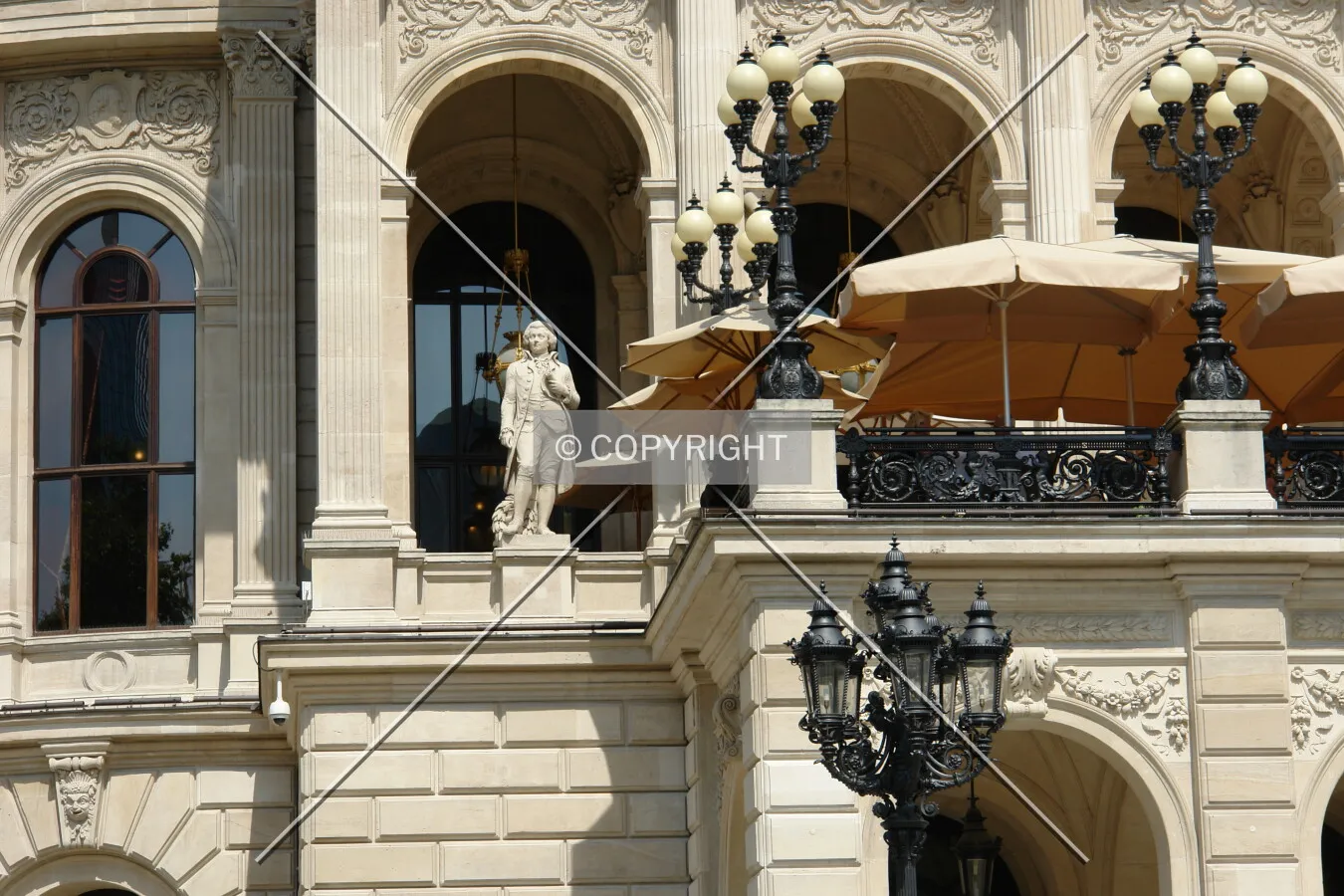 Photo 677-946-443
