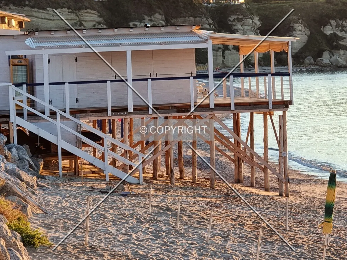 Photo 678-839-711
