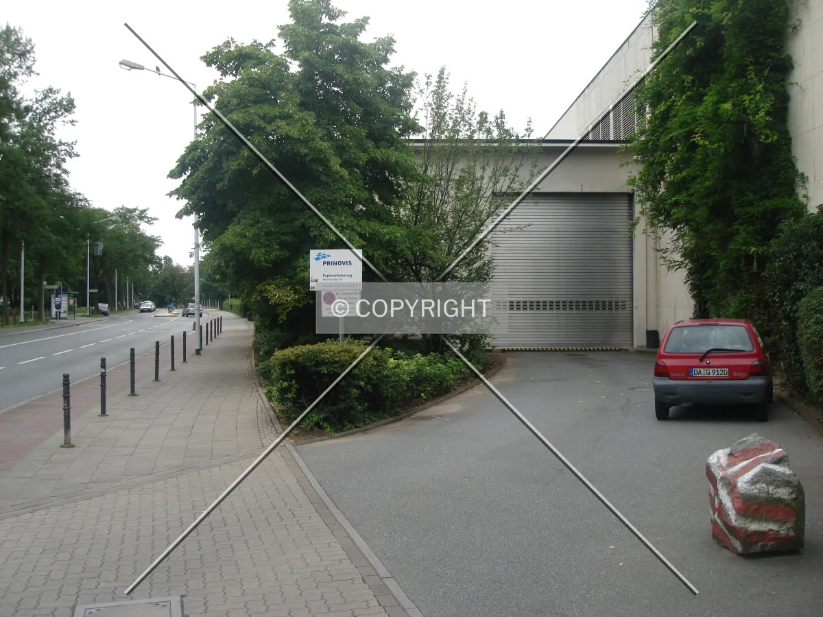 Gate at Berliner Allee