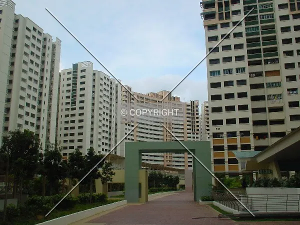 The open courtyard between two precints