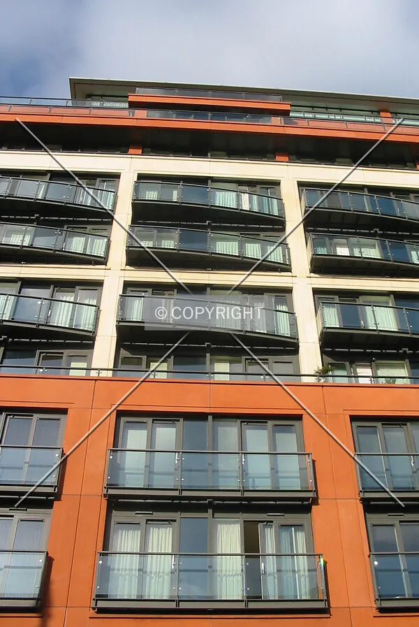 Looking up from South Wharf Road