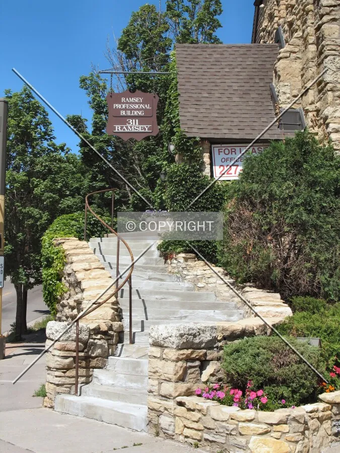 Curving entrance staircase