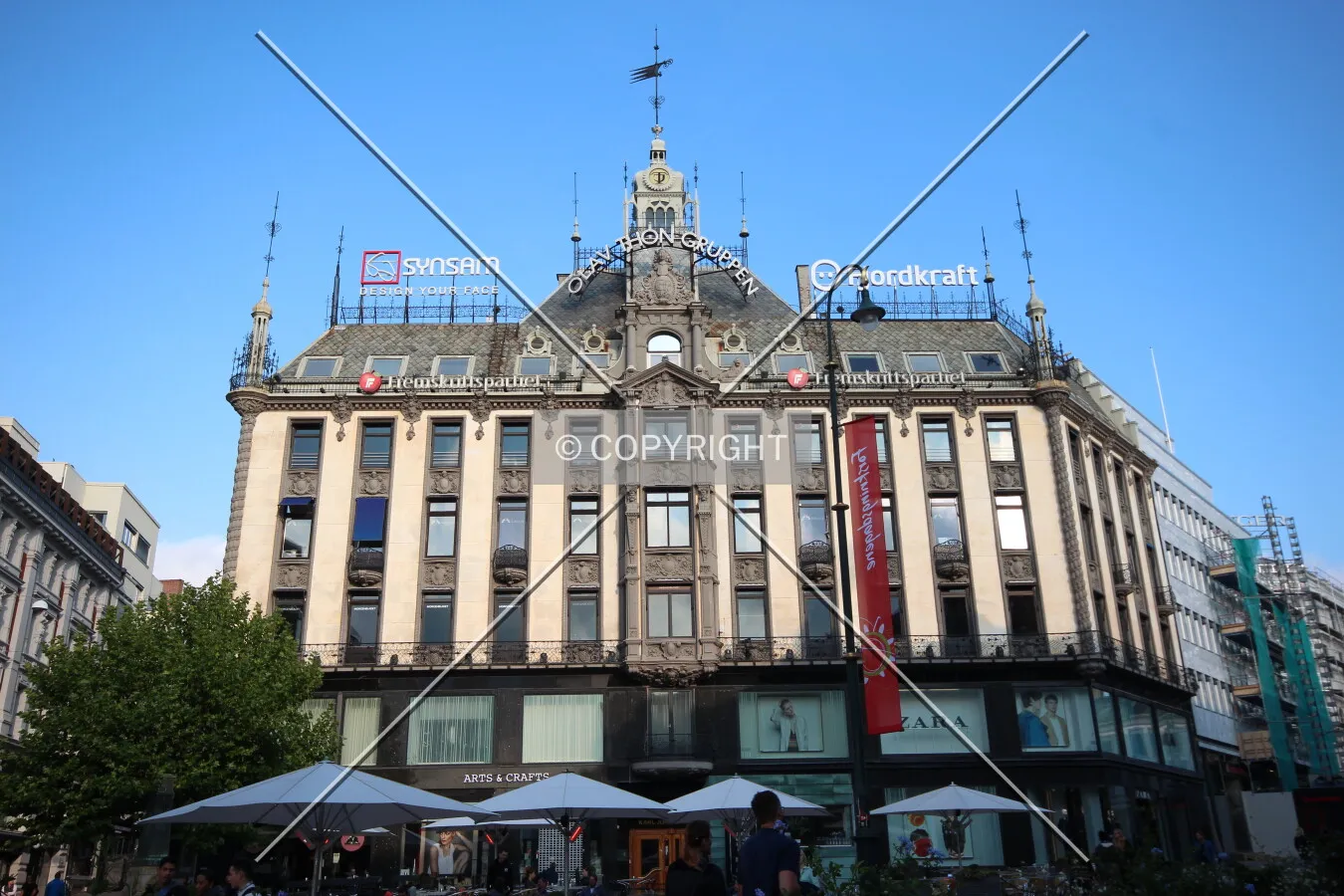 Main facade view from Karl Johans gate