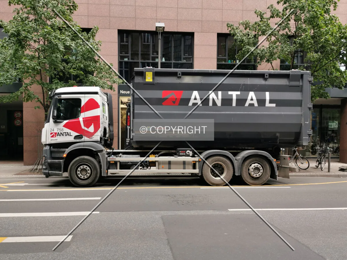 ANTAL truck