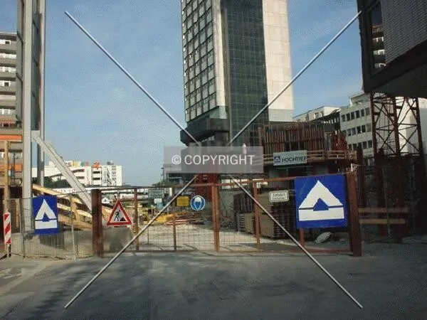 Main entrance to the construction site on Berliner Strasse