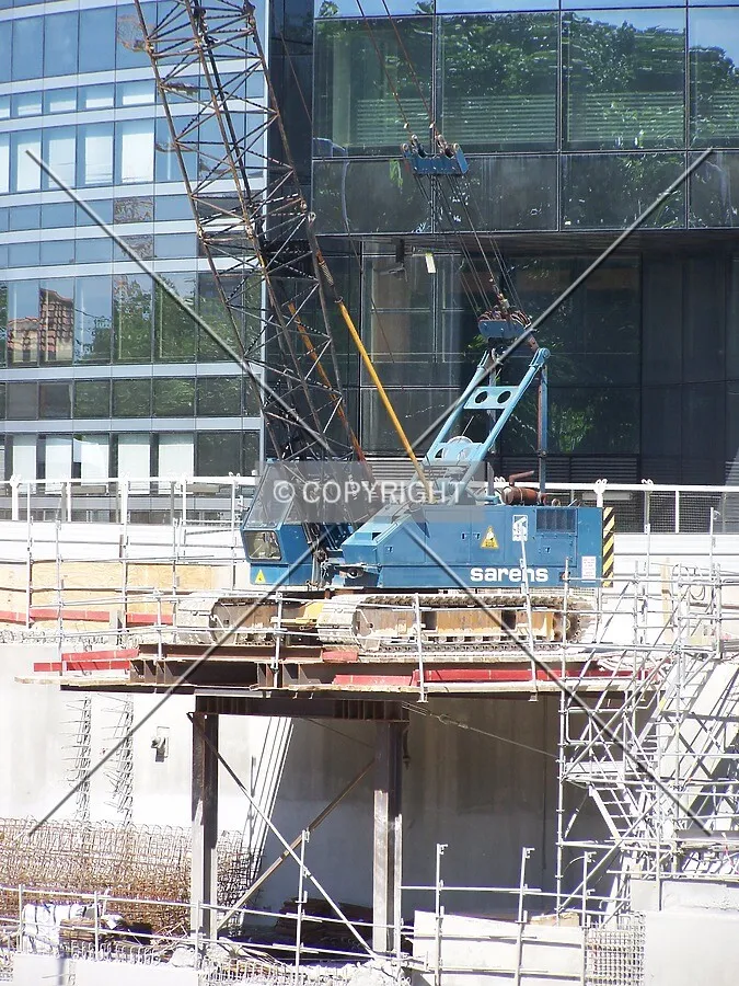 Crane gone up on platform