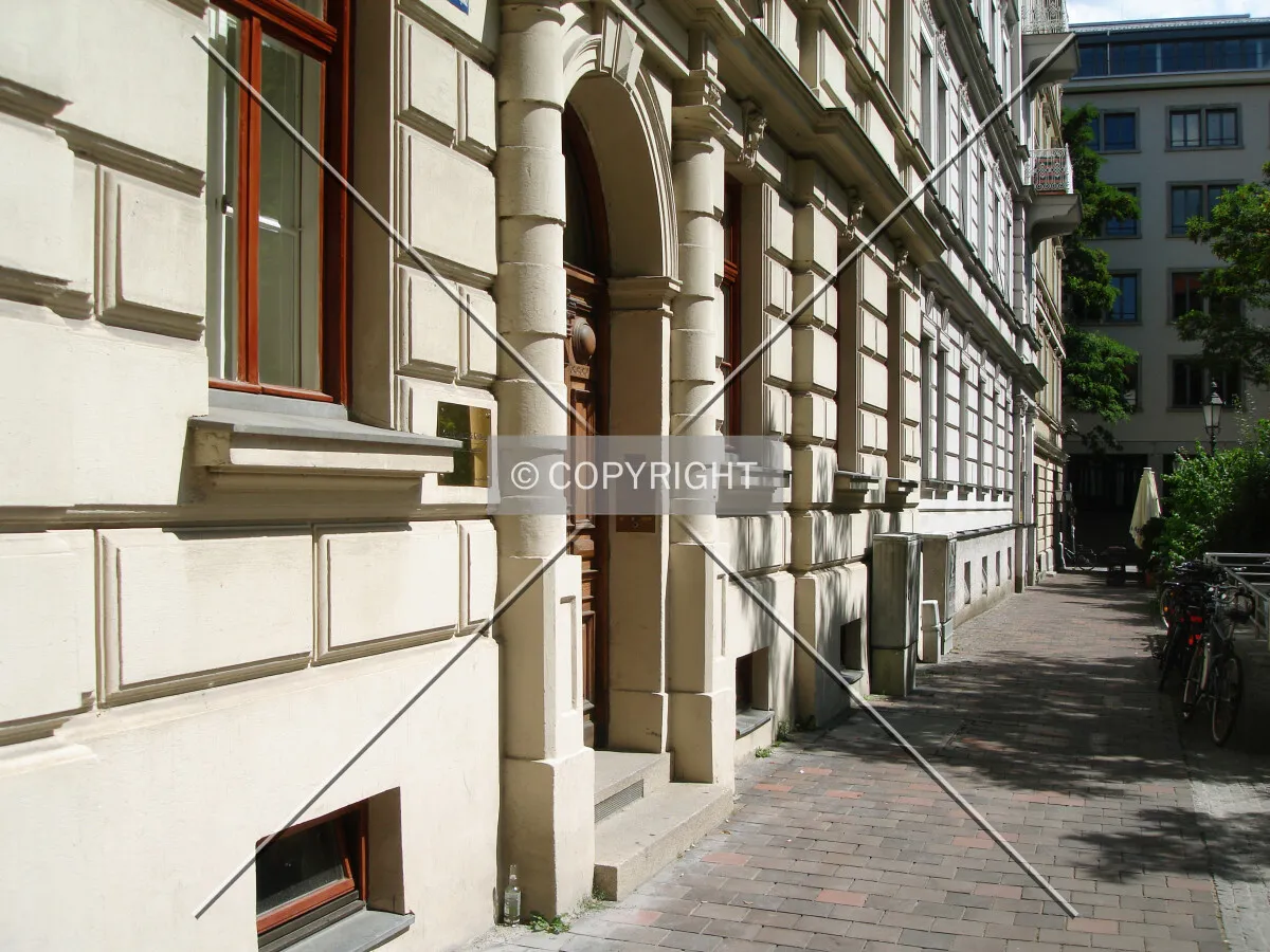 Base of the building, looking east along Thierschplatz