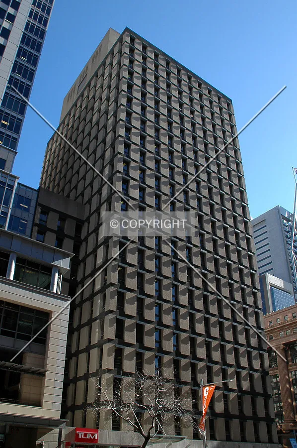 Looking up from Elizabeth Street