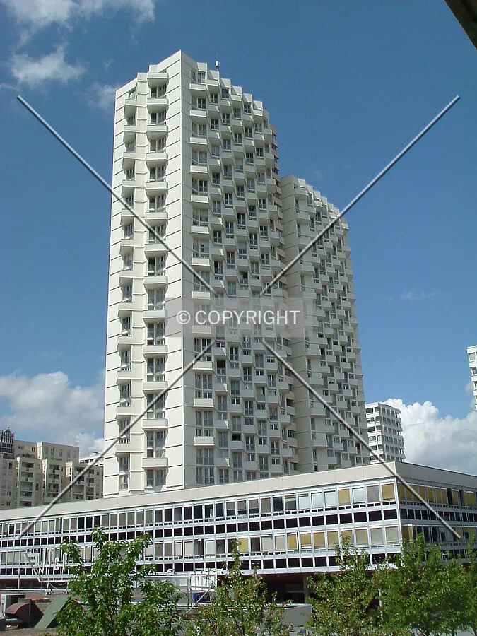Angle sud-est, depuis l'hotel Mercure