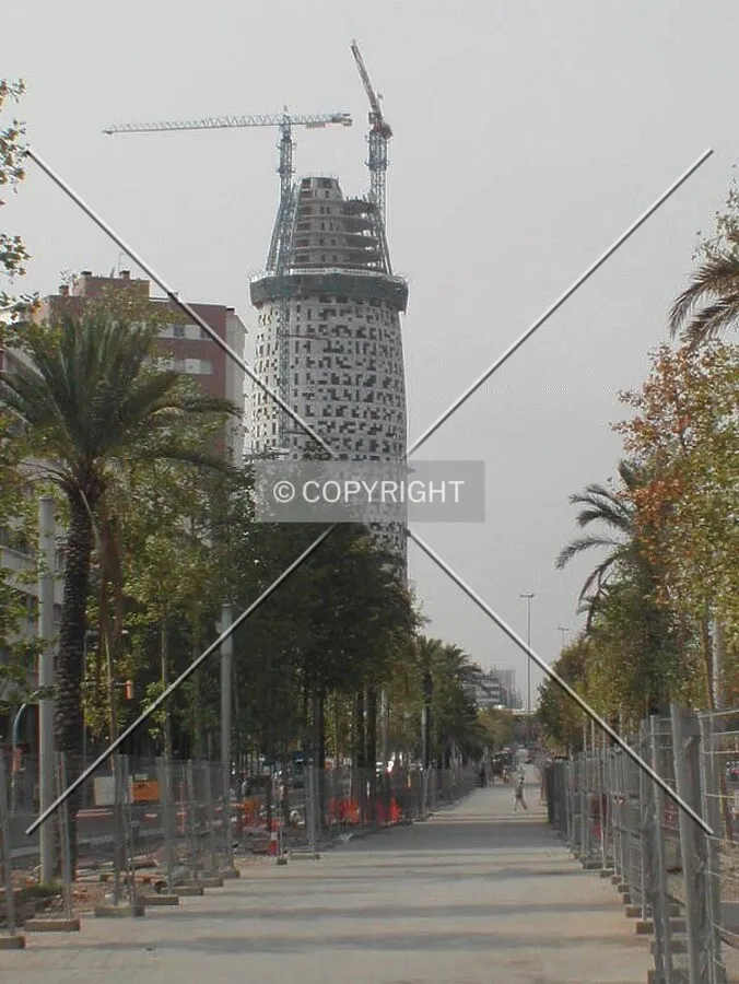 Distant view of the tower from Avinguda Diagonal