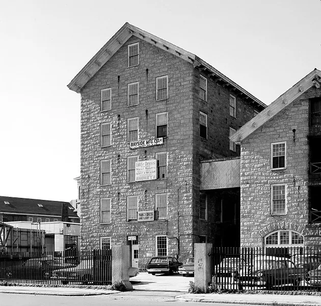 Photo 693-588-733