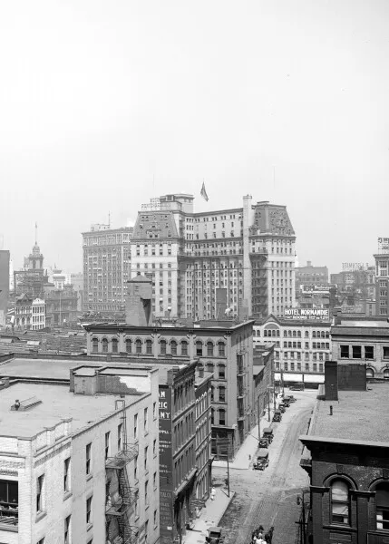 Photo 693-944-498