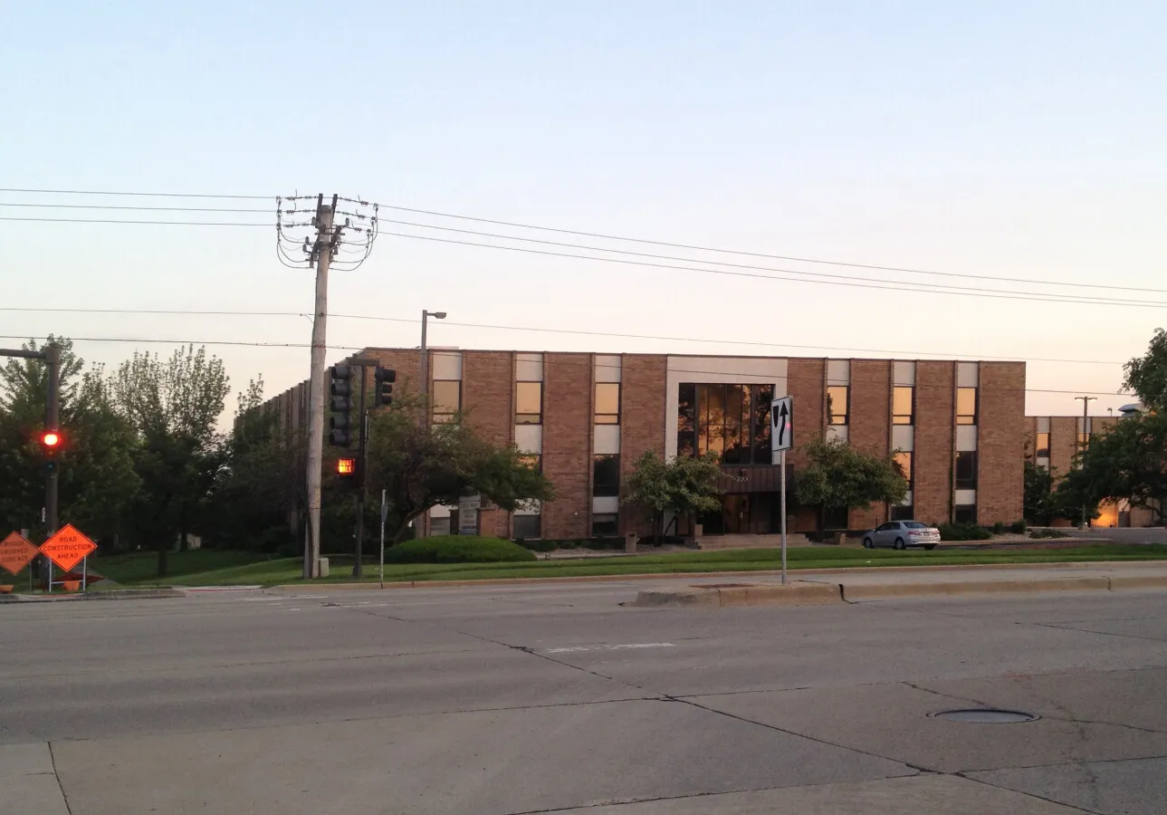 Photo 694-098-440