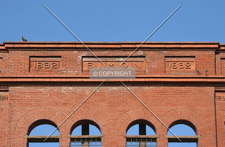 Photo 694-130-496