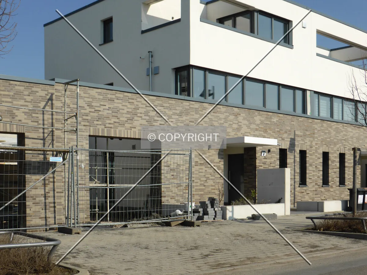 Photo 695-117-530