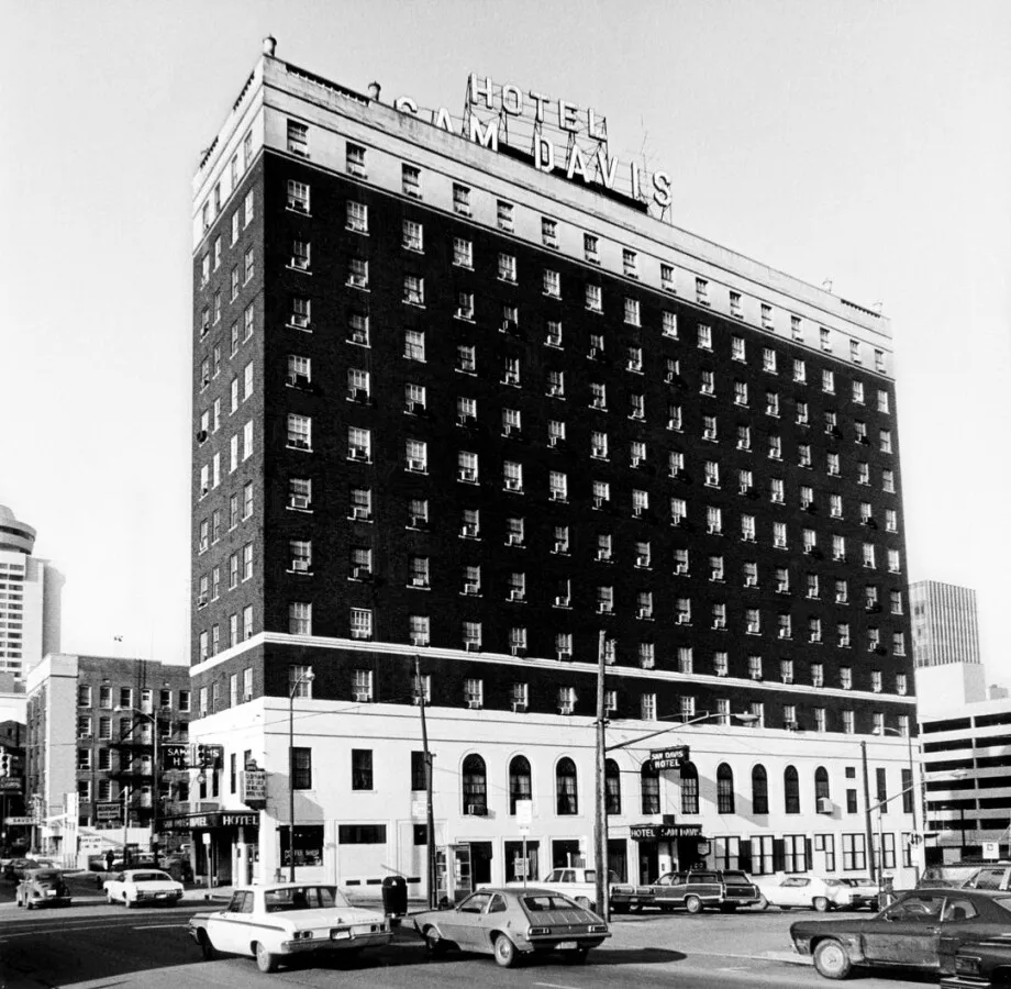 Photo 695-740-137