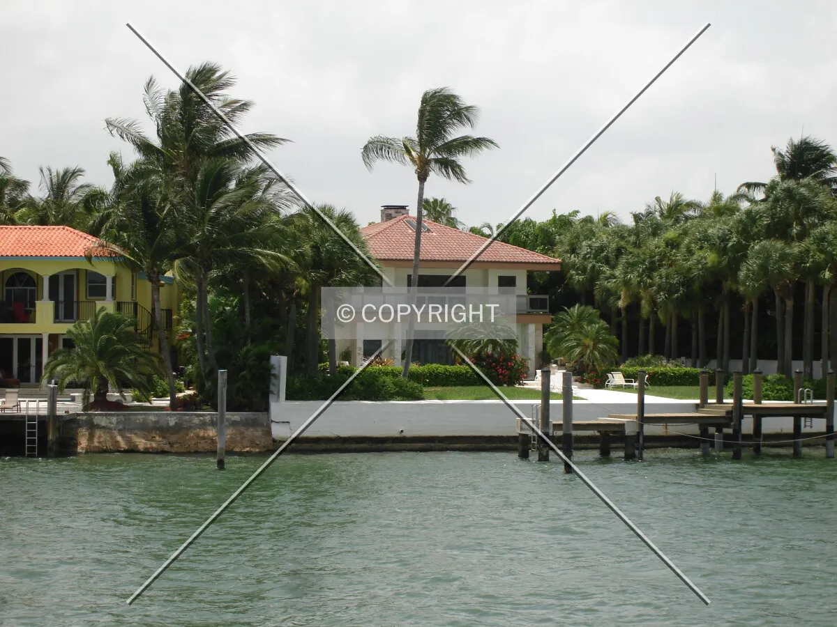 Photo 696-317-791