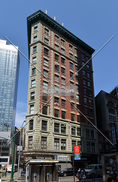 Photo 696-704-354