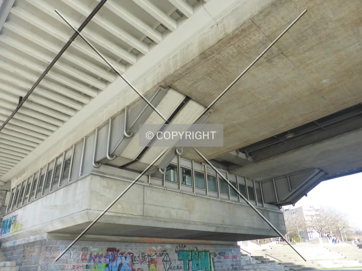 Photo 697-081-850