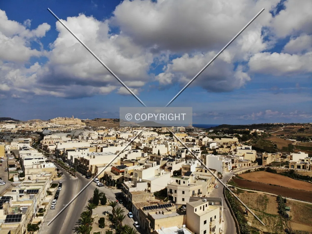 Photo 697-642-643