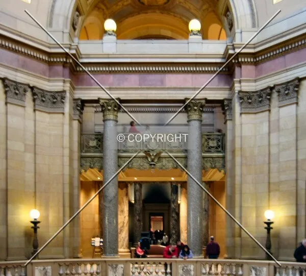 Across the rotunda from the east side