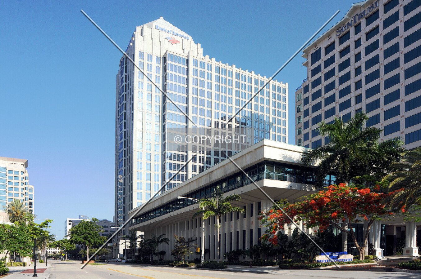 View from the east along Las Olas Boulevard