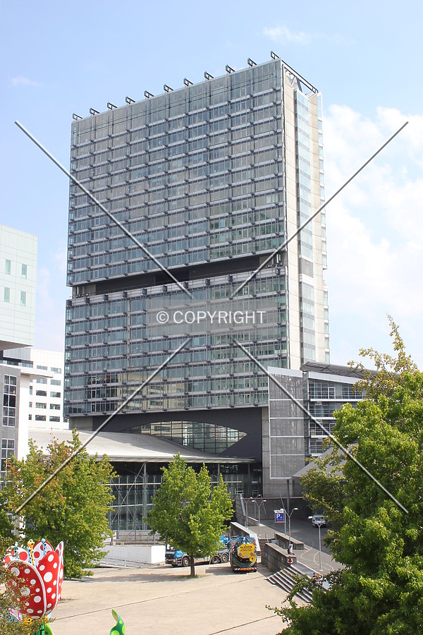 Northwest view from Avenue le Corbusier.