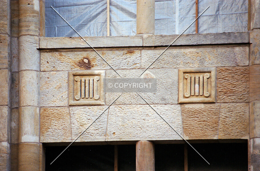 Photo 703-979-096