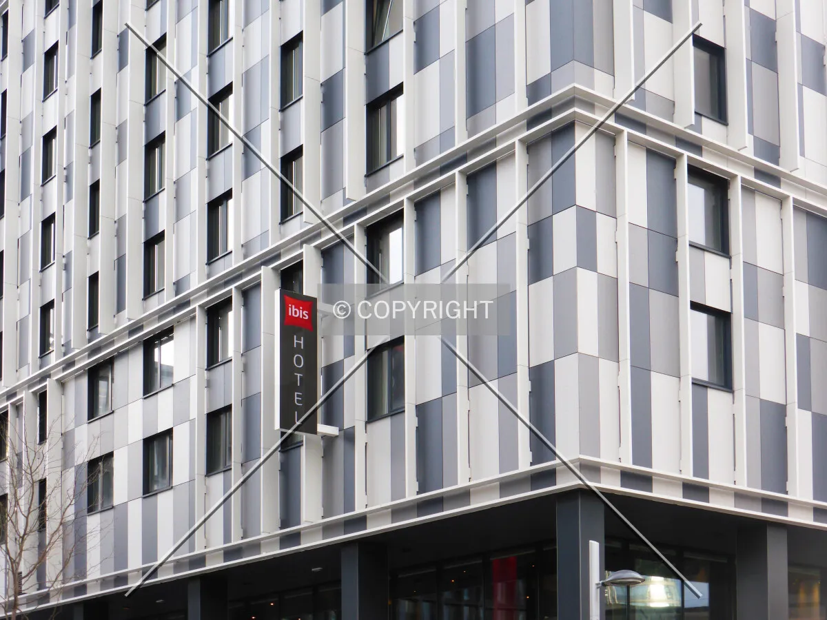 Photo 704-223-258