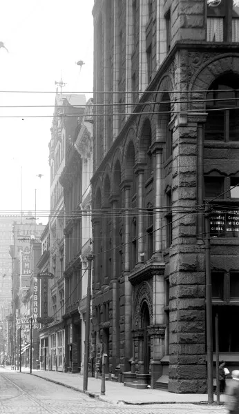 Photo 704-572-765