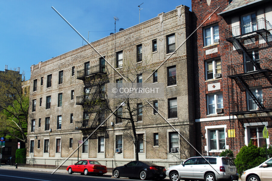 Photo 705-338-524