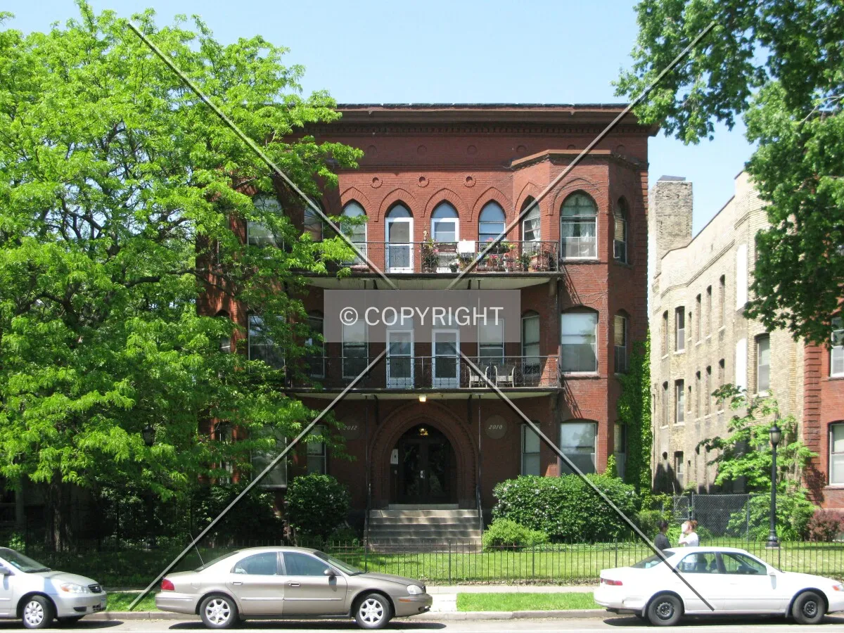 Full front elevation from across Park Avenue