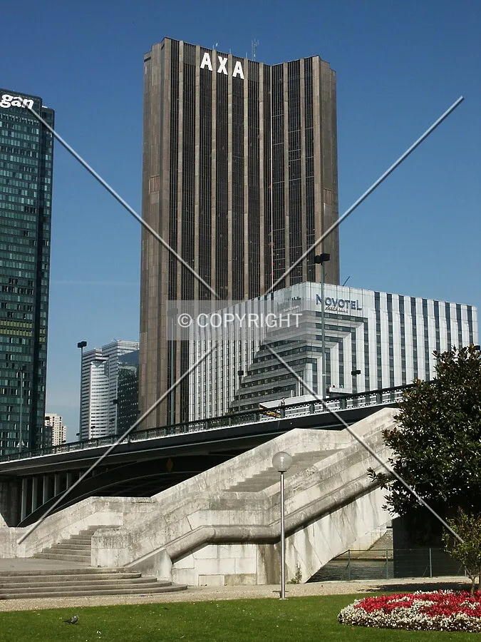 View from an island in the Seine prior to reconstruction