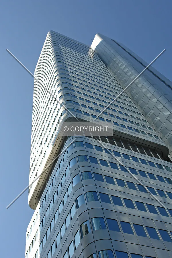 Looking up the Silver Tower in Frankfurt