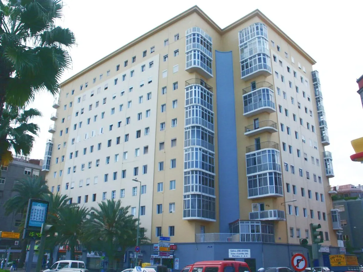 Massive block seen from the south