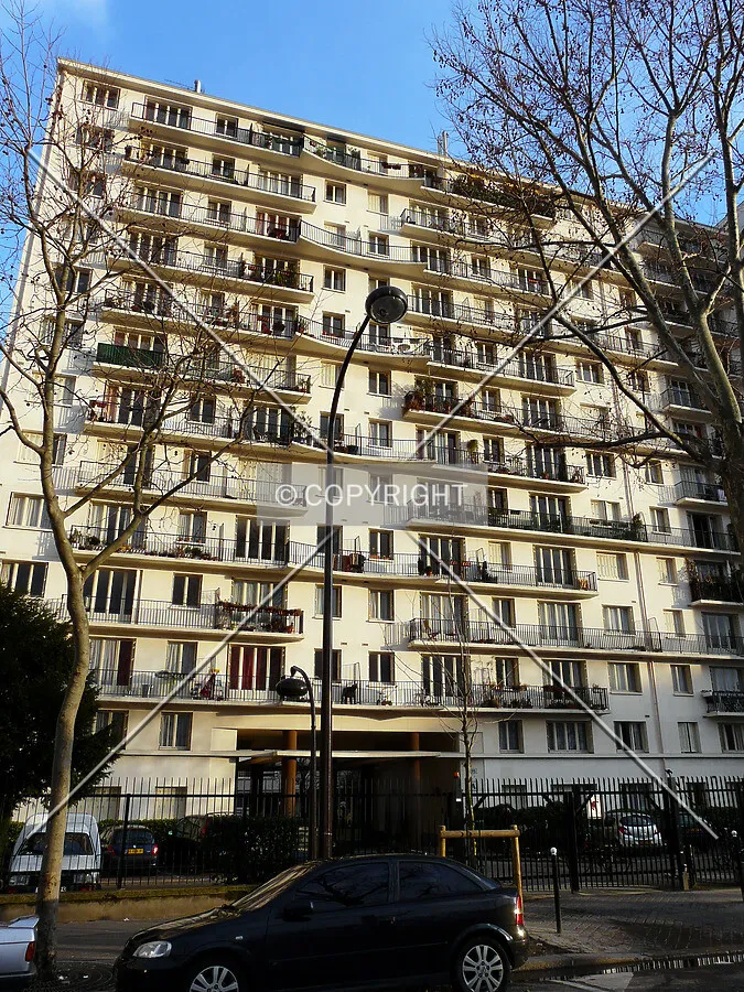 Front side from across Rue Saint-Charles
