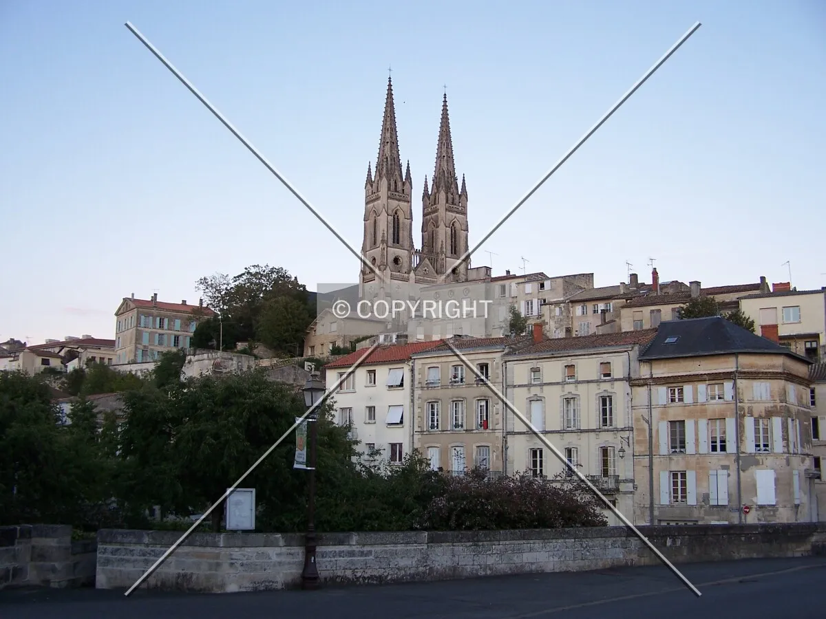 Vue depuis le pont sur la Sèvre Niortaise
