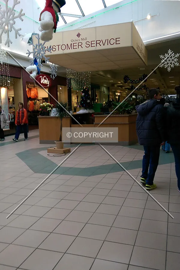 Customer Service desk near the main entrance; December 27, 2014